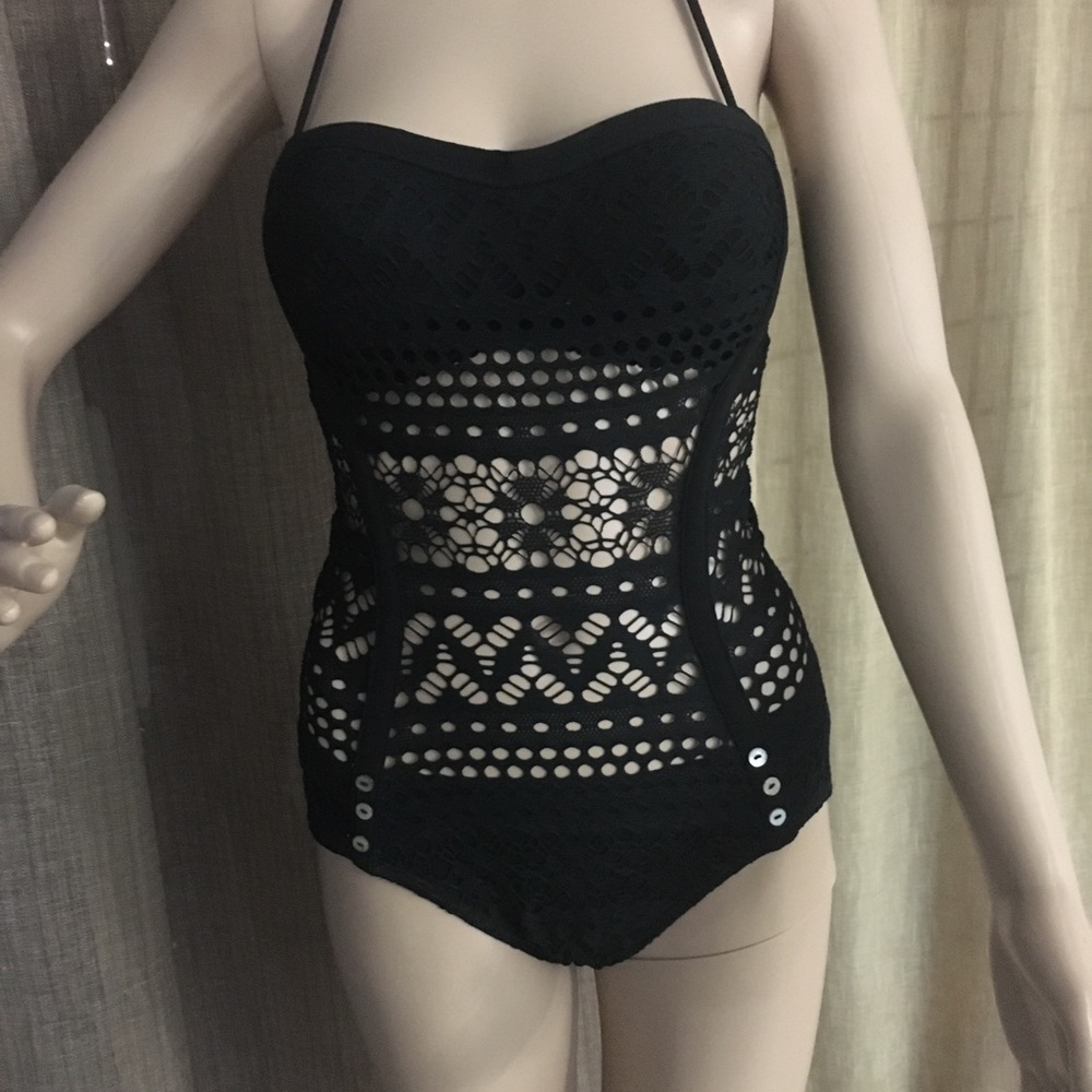 One piece swimwear